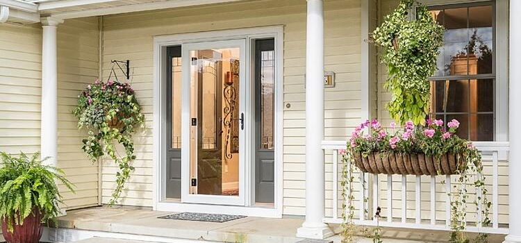 screen door installation in New Smyrna Beach